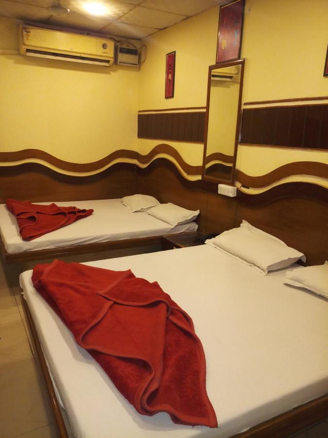 Hotel Diplomat Inn New Delhi Exterior photo